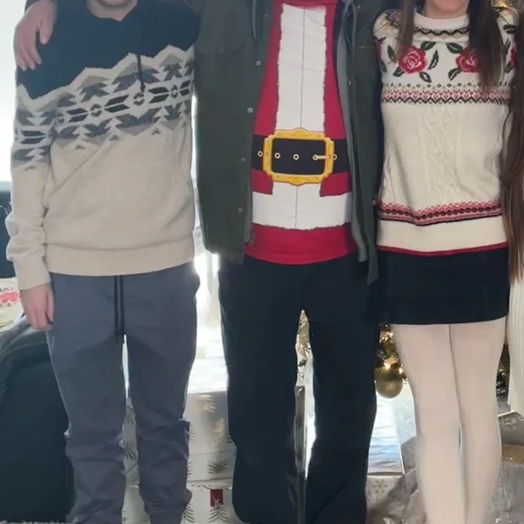 Rose Winter Cable-knit Sweater - Picture 10 of 10